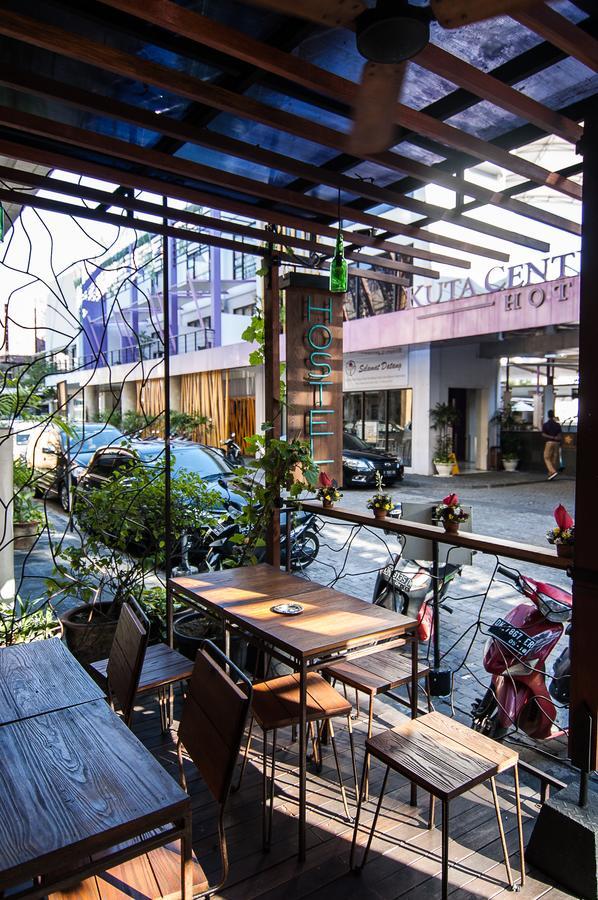 Nau Here Hostel Kuta Lombok Exteriör bild